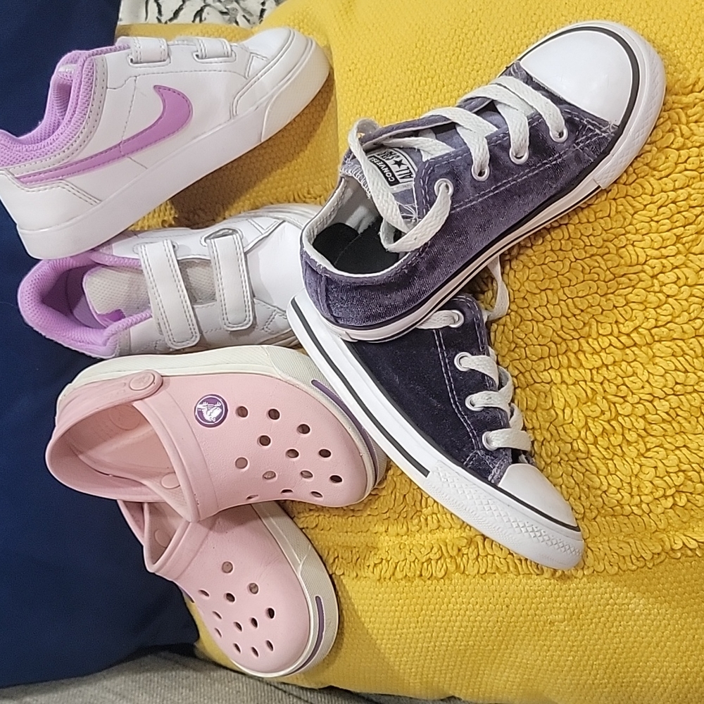 3 pairs of girl shoes size 9/10